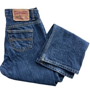 Express Precision Fit Women 7/8 Short Medium Wash Denim Low Rise Flare Jeans Y2K